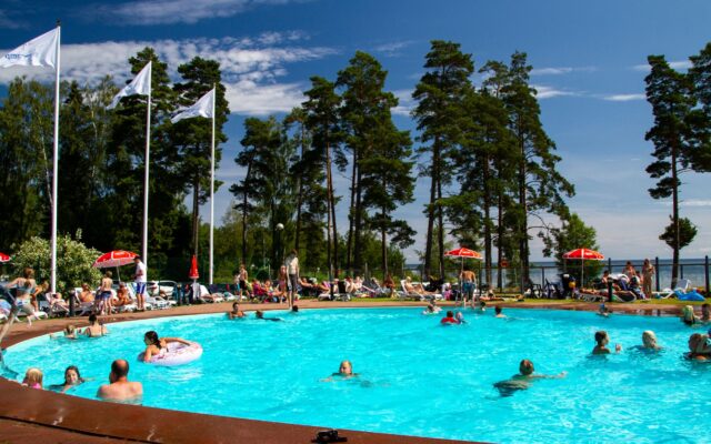 Camping med pool - vita sandars